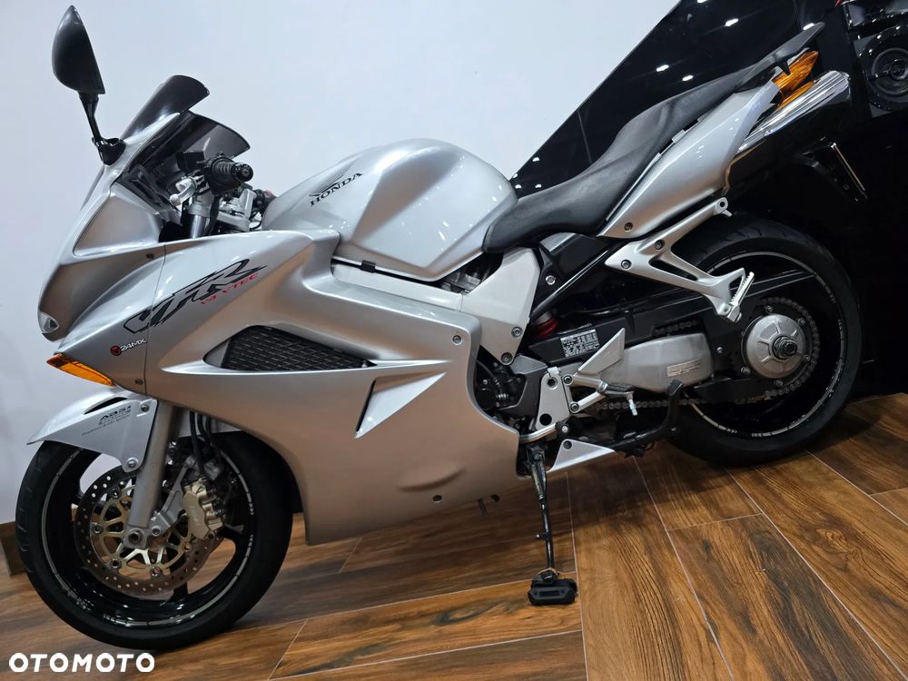 Honda VFR - 31
