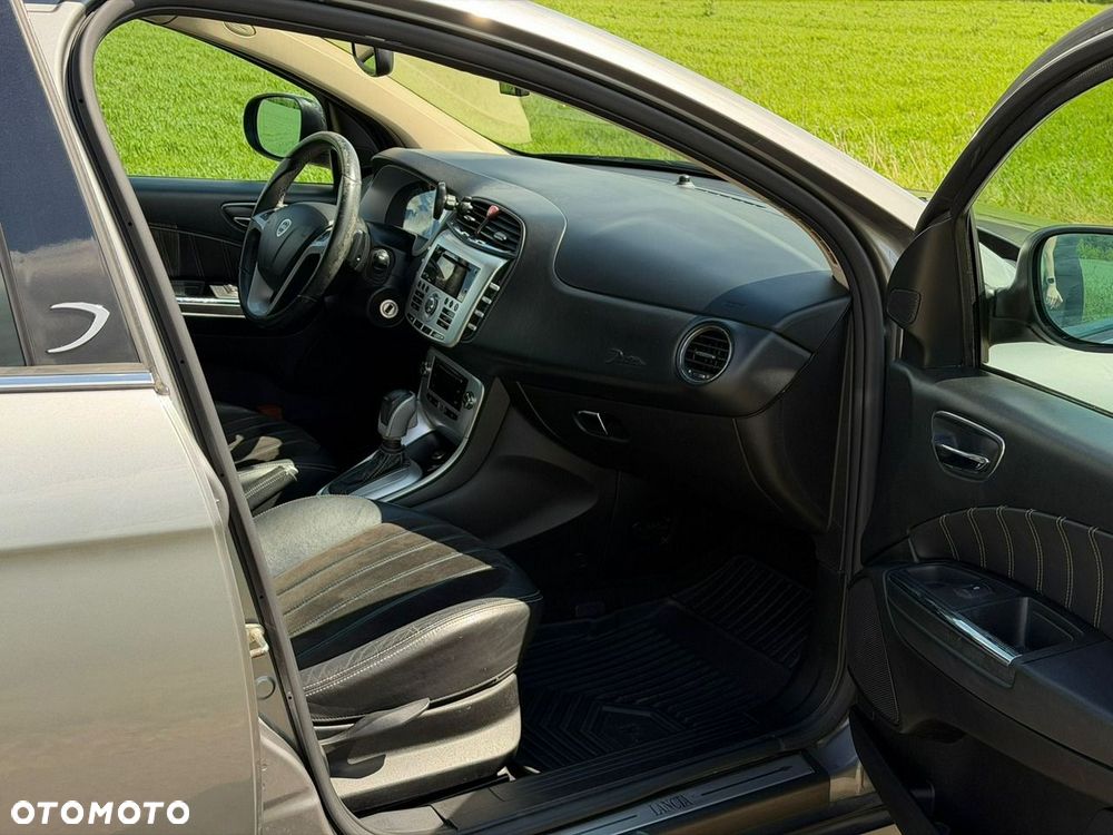 Lancia Delta 1.8 T-Jet Oro Sportronic - 20