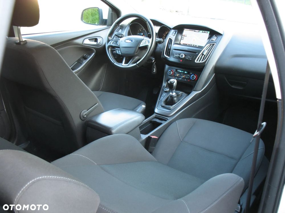 Ford Focus 2.0 TDCi Titanium ASS - 10