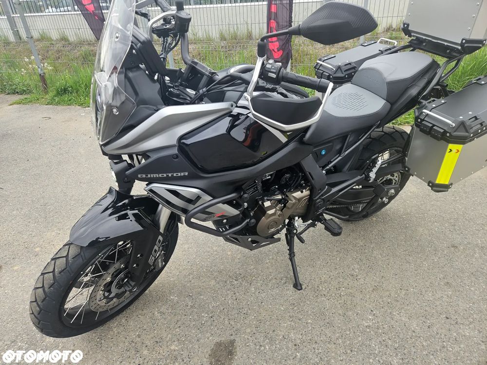 QJMOTOR SRT 600SX - 5