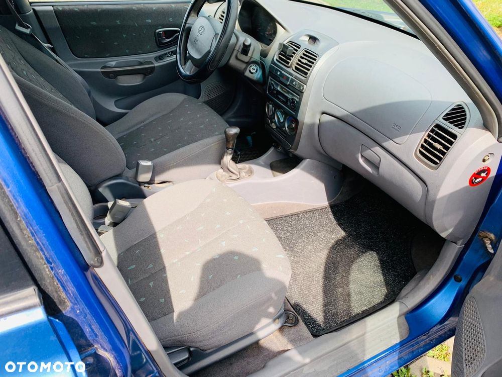 Hyundai Accent - 6