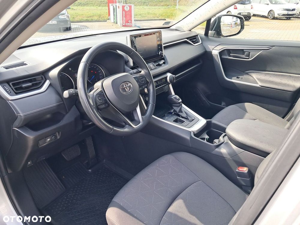 Toyota RAV4 - 10