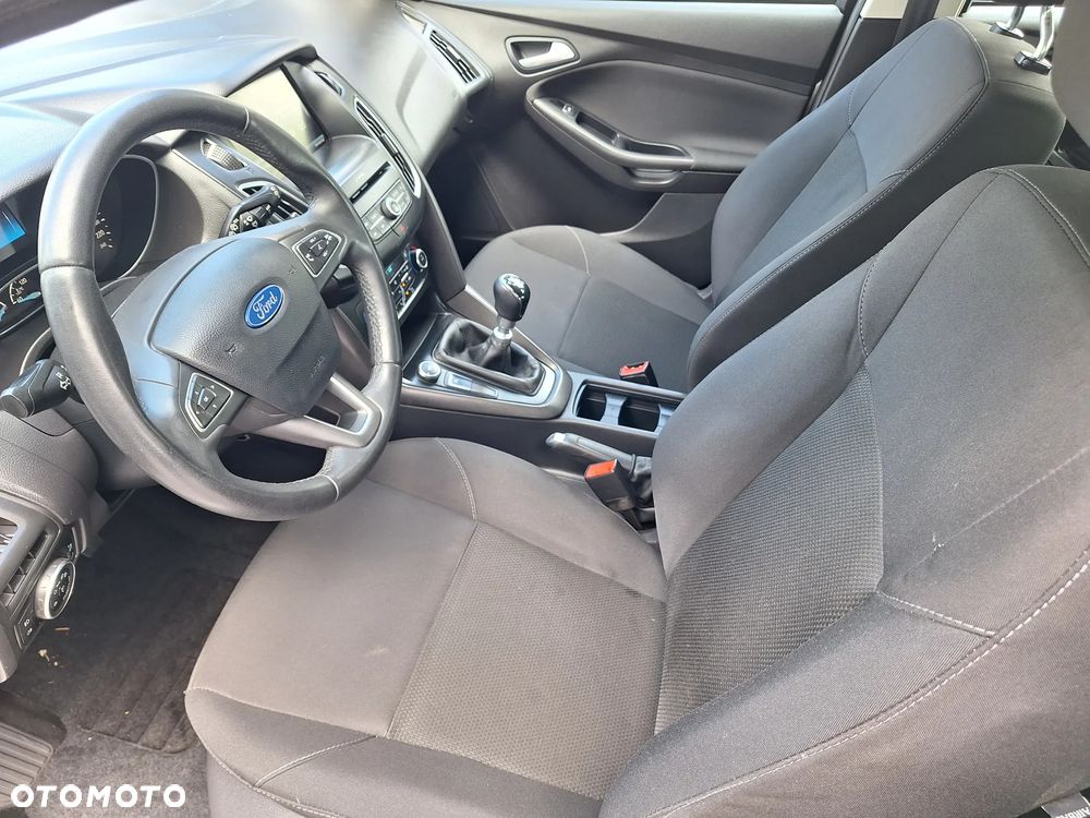 Ford Focus - 23