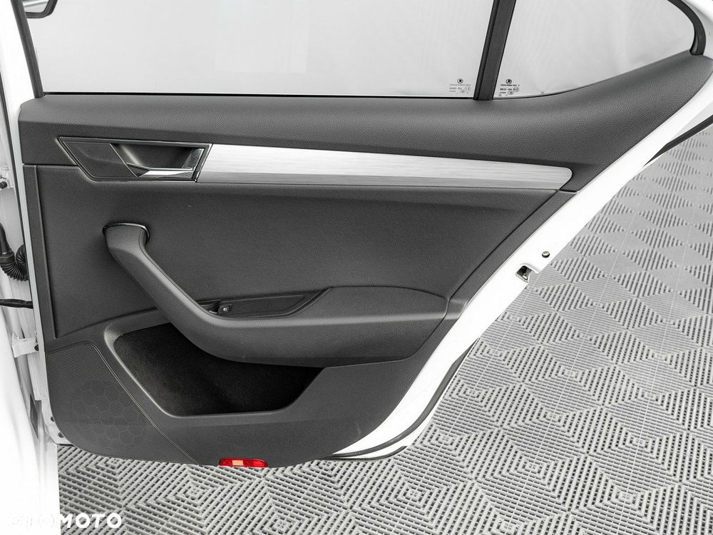 Skoda Superb 2.0 TDI SCR Ambition DSG - 28