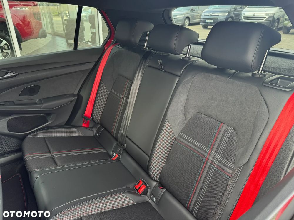 Volkswagen Golf - 12