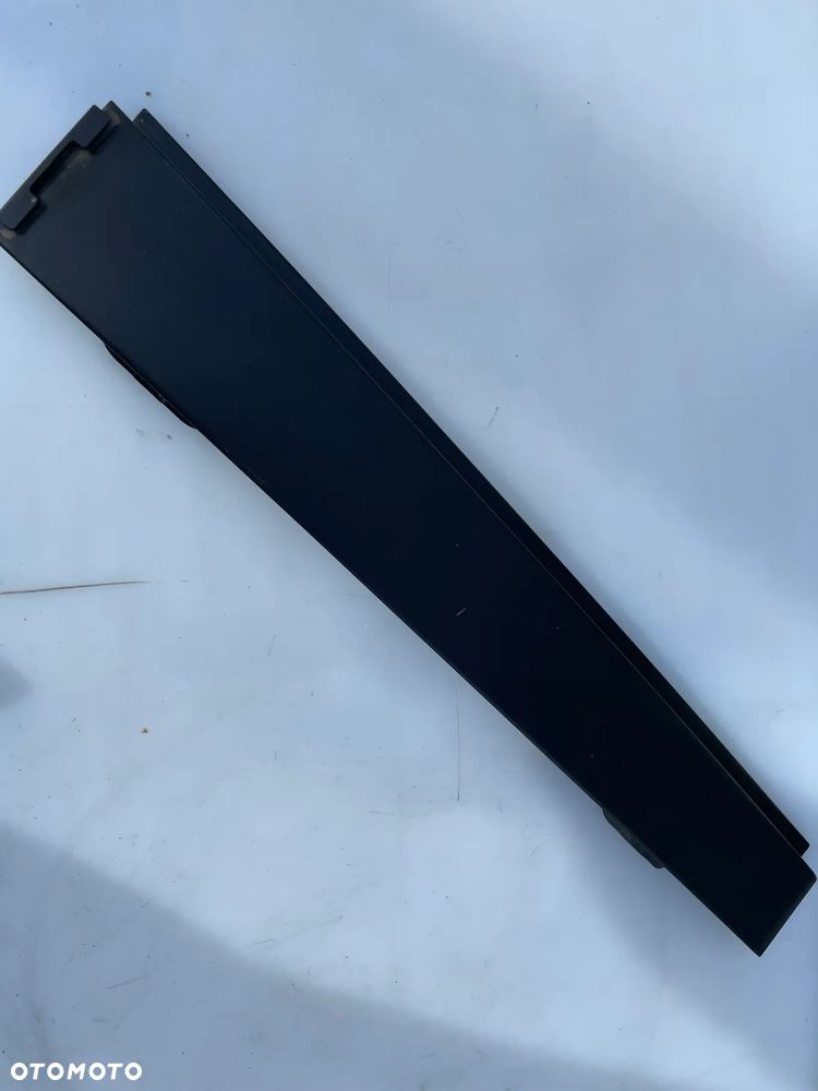 Osłona słupka lewy tył vw Touran I 1T0839889