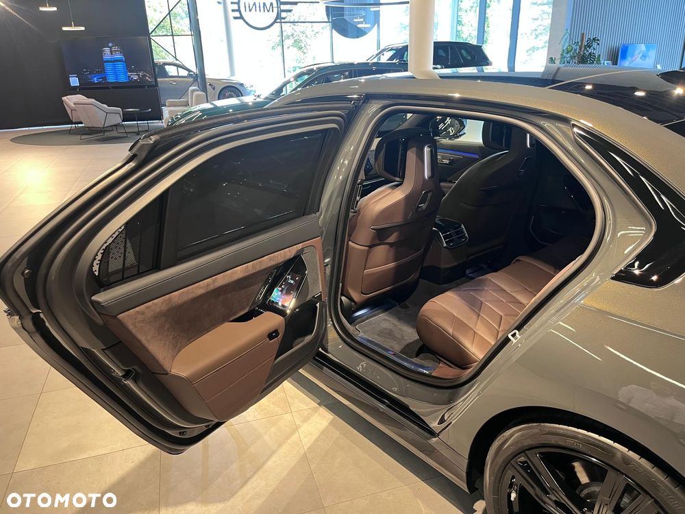 BMW Seria 7 740 xDrive mHEV sport - 22