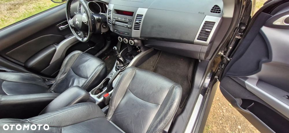 Mitsubishi Outlander 2.0 DID Instyle - 15