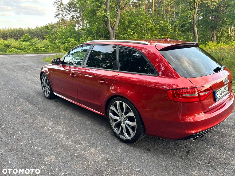 Audi A4 Avant 2.0 TDI Quattro Line - 9