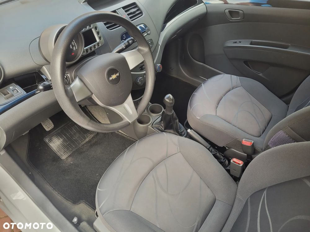 Chevrolet Spark 1.0 LT - 17