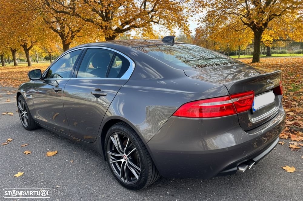 Jaguar XE 2.0 D Prestige Aut. - 7