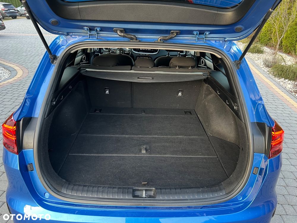 Kia Ceed - 12