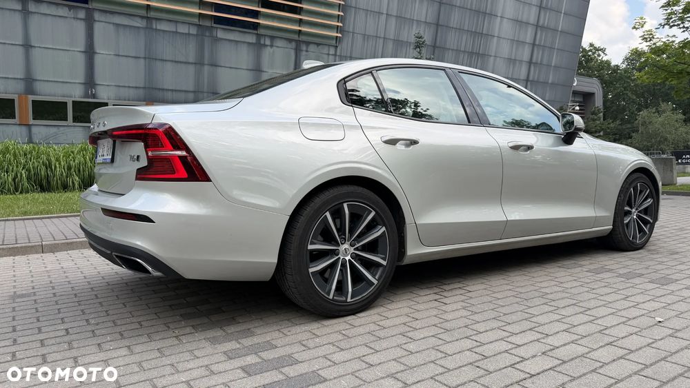 Volvo S60 T6 AWD Momentum Pro - 24