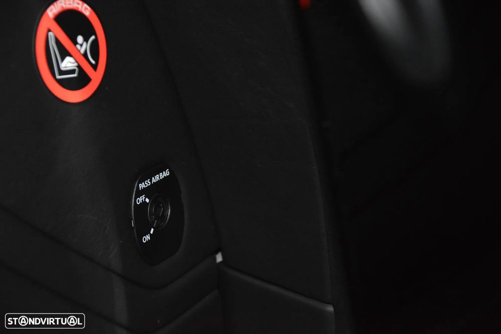 Aston Martin DBS Coupe Superleggera - 52