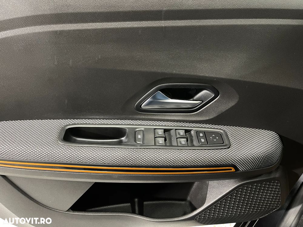 Dacia Sandero Stepway TCe 90 MT6 Comfort - 19