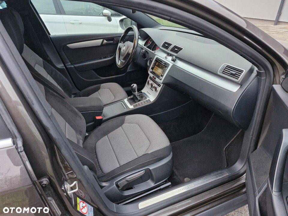 Volkswagen Passat Alltrack - 17