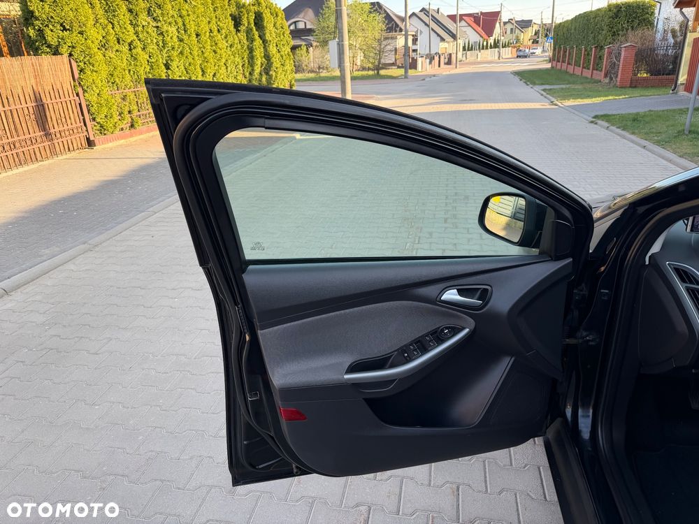 Ford Focus 1.6 TDCi DPF Champions Edition - 28