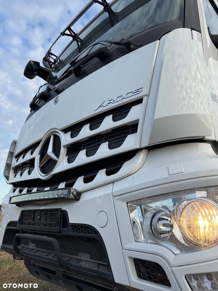 Mercedes-Benz AROCS - 8