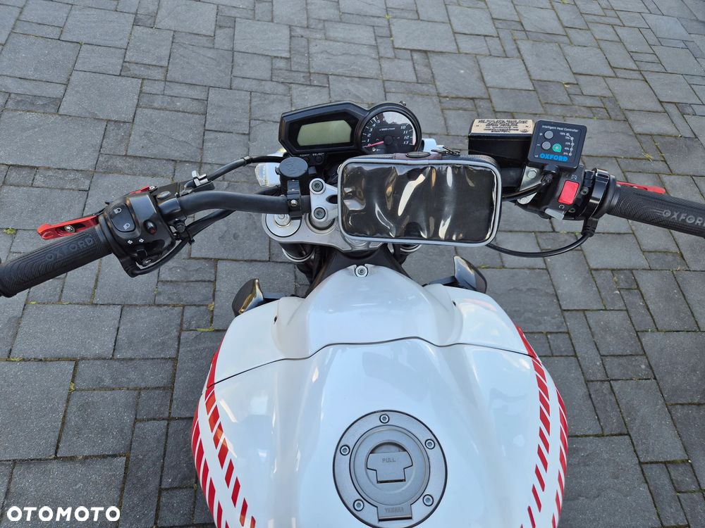 Yamaha FZ - 9
