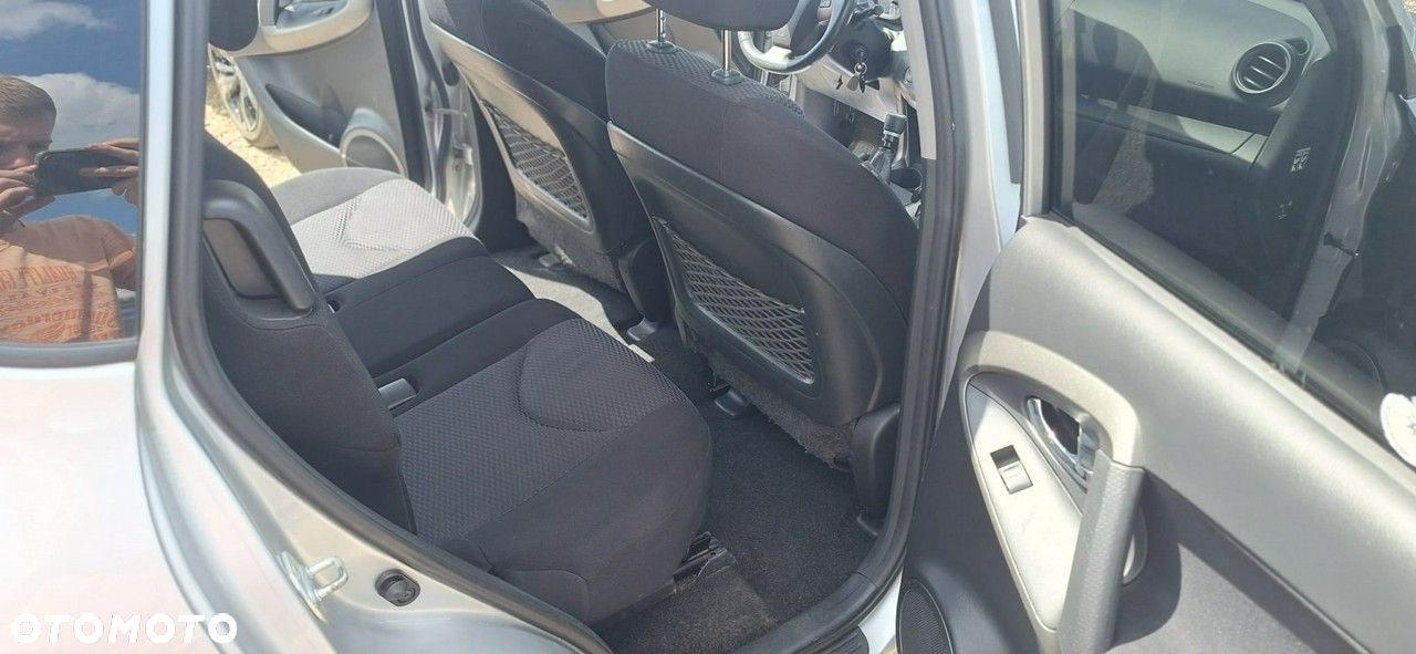 Toyota RAV4 - 12