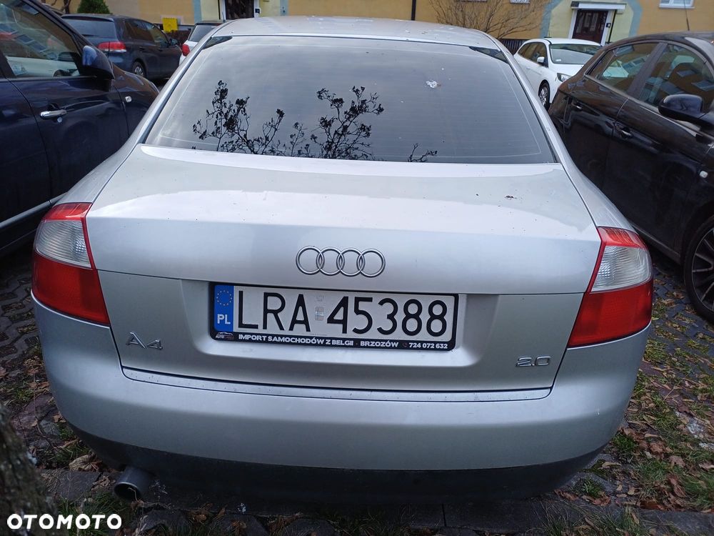 Audi A4 Limousine - 4