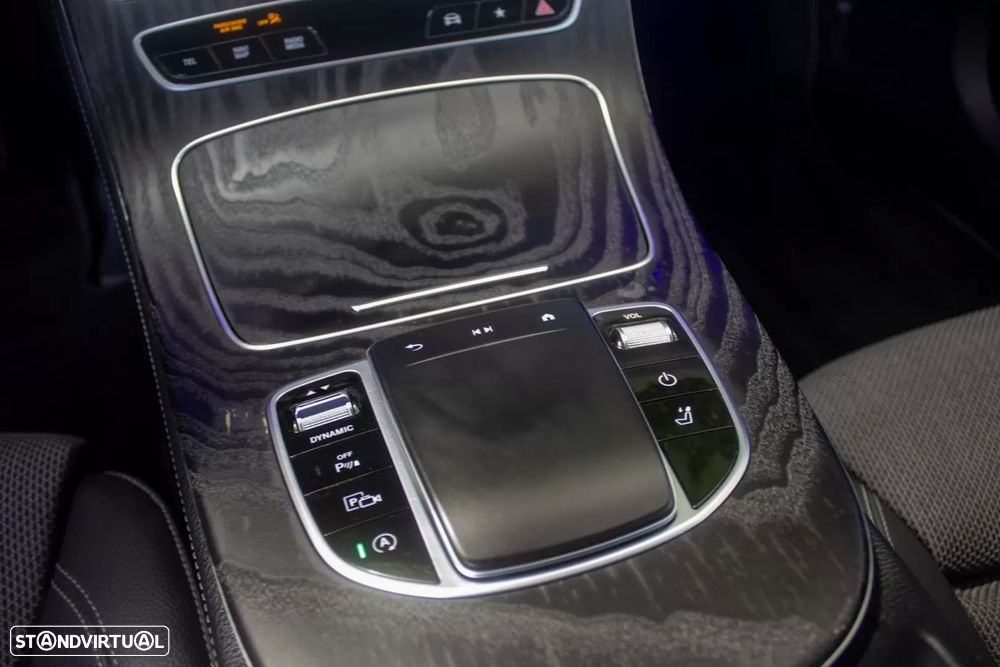 Mercedes-Benz E 220 d AMG Line - 20