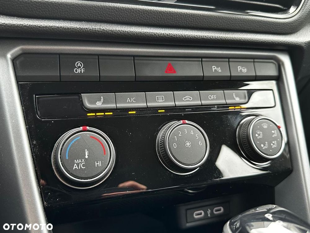 Volkswagen T-Roc 1.5 TSI Life DSG - 16