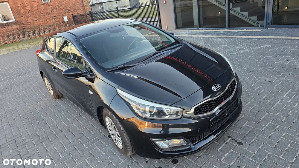 Kia Ceed 1.4 CVVT Dream Team Edition - 1