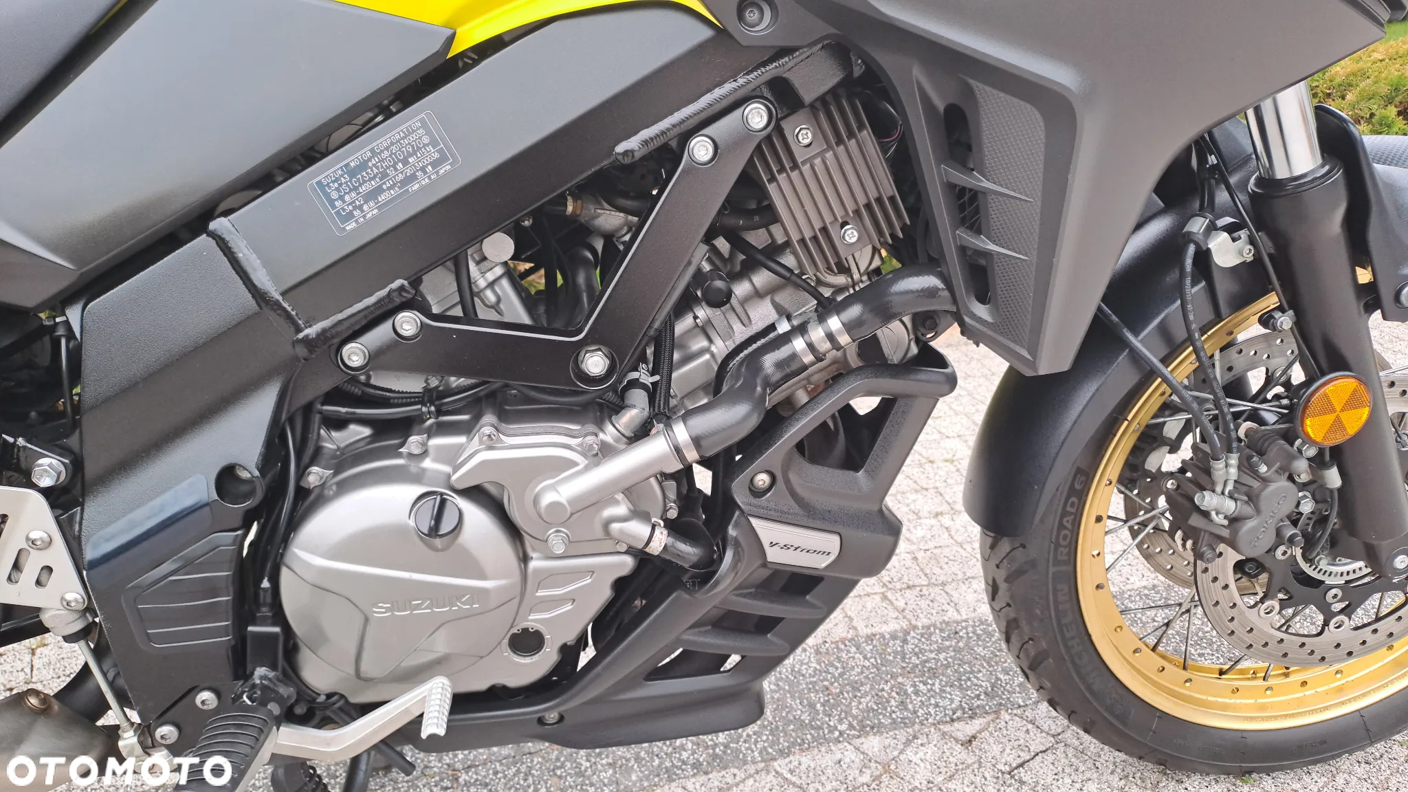 Suzuki DL - 12