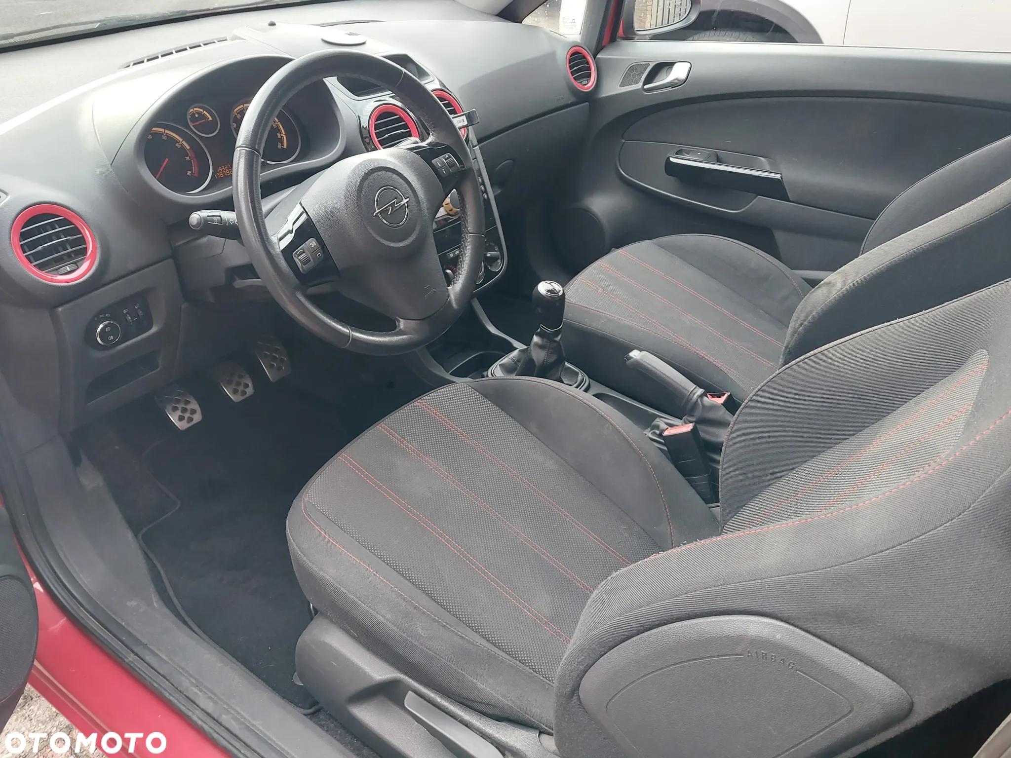 Opel Corsa 1.4 16V Color Edition - 10