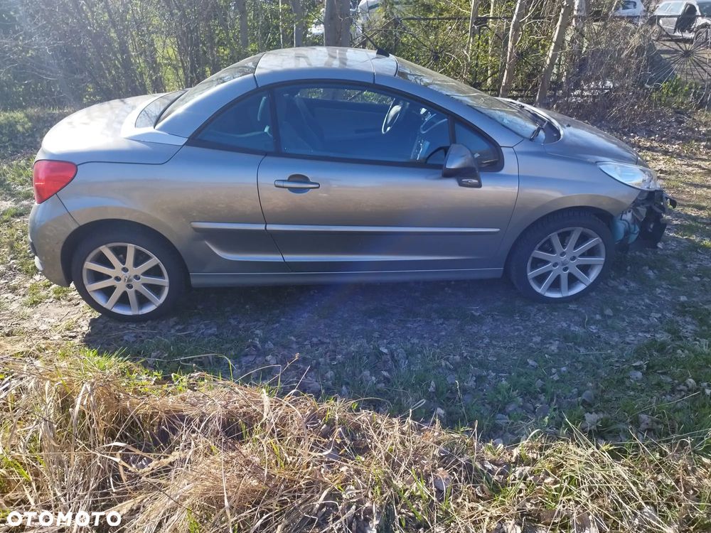 Peugeot 207 CC 120 VTi Roland Garros - 2