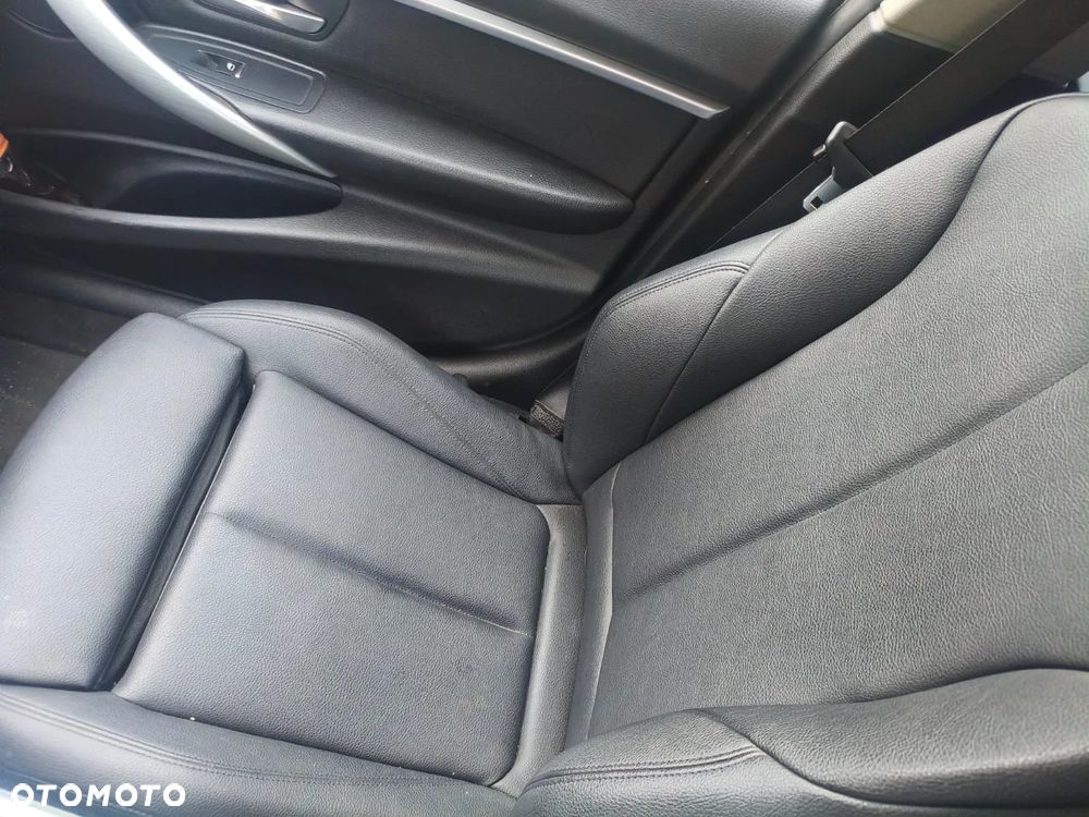 BMW Seria 3 318d Sport Line - 12