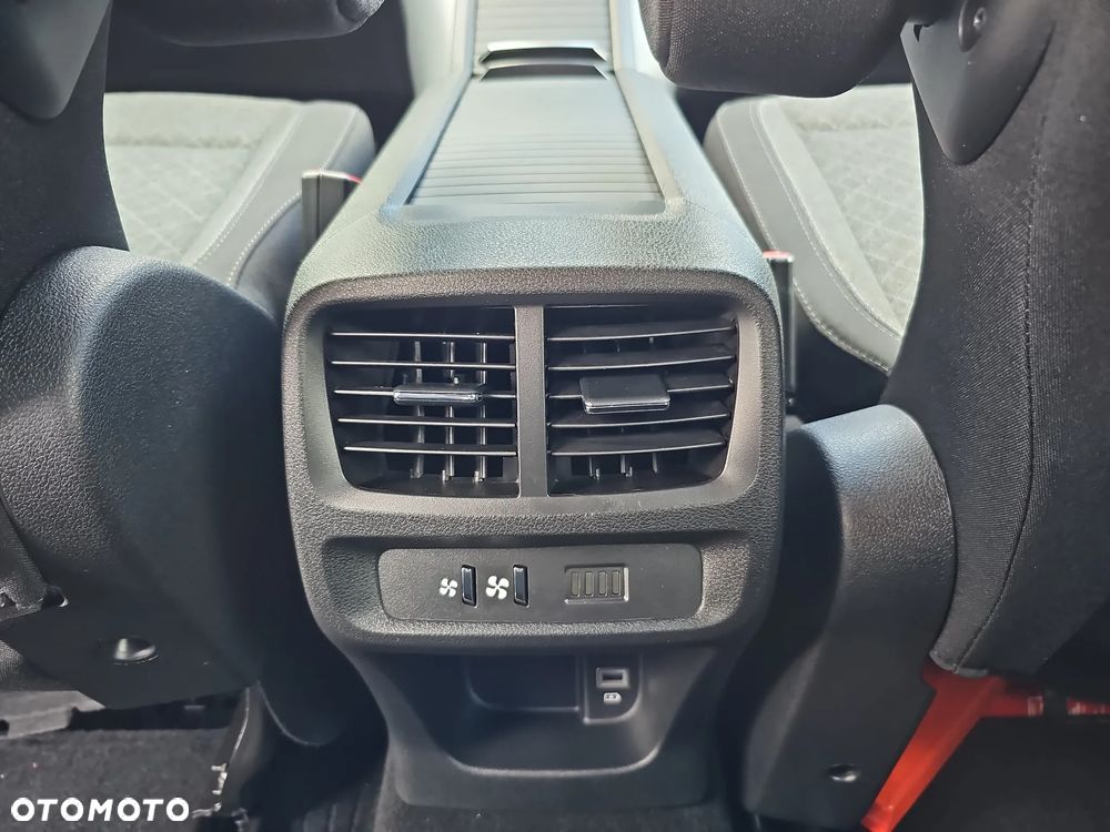 Opel COMBO 5-miescowy automat - 29