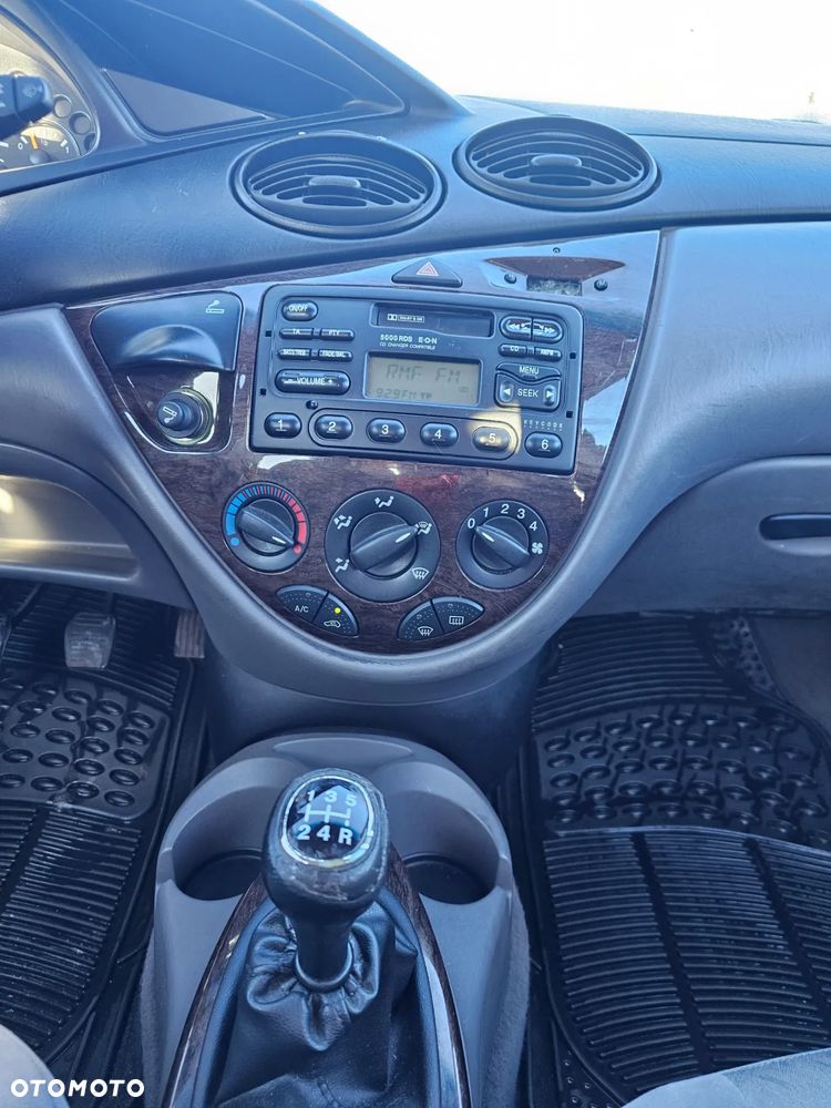 Ford Focus 1.6 Ambiente - 13