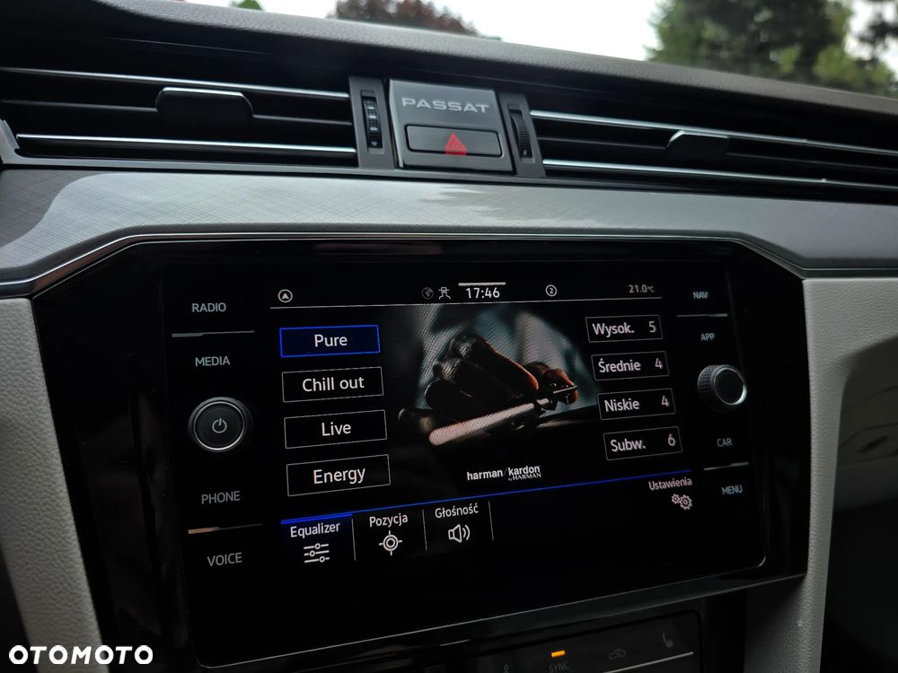 Volkswagen Passat Variant 2.0 TDI EVO Elegance DSG - 25