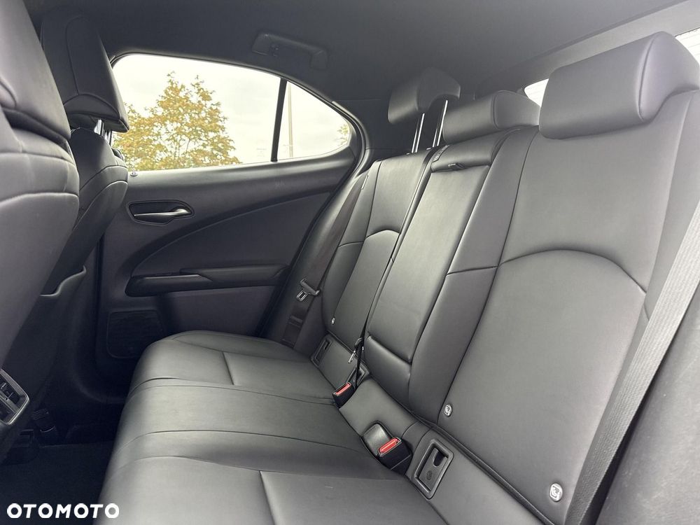 Lexus UX - 21