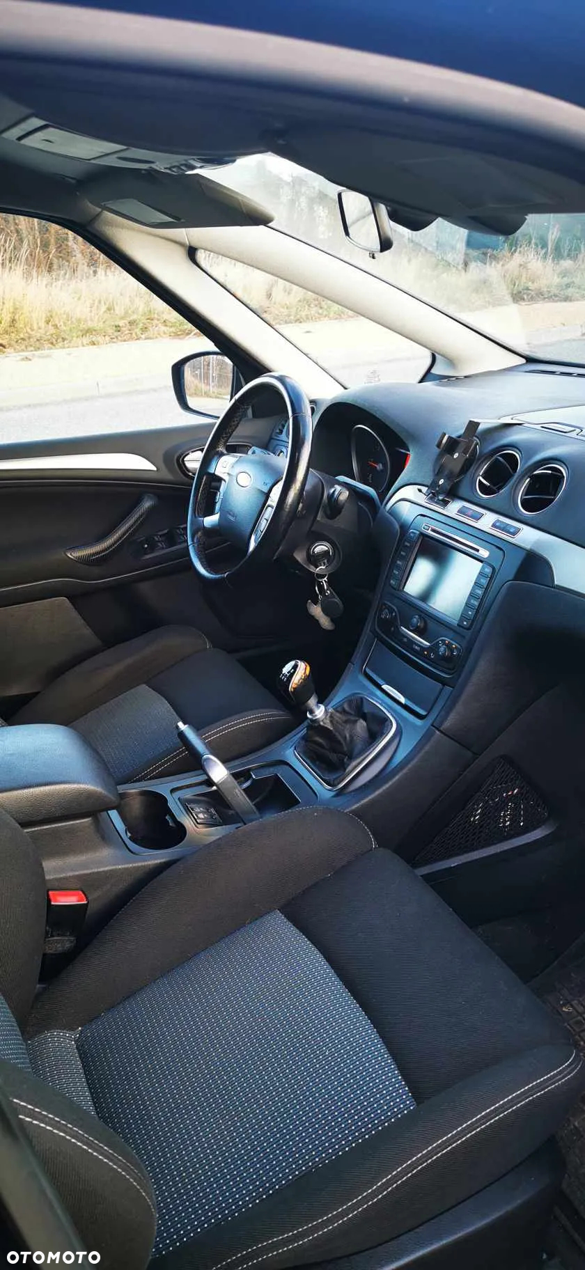 Ford S-Max - 17