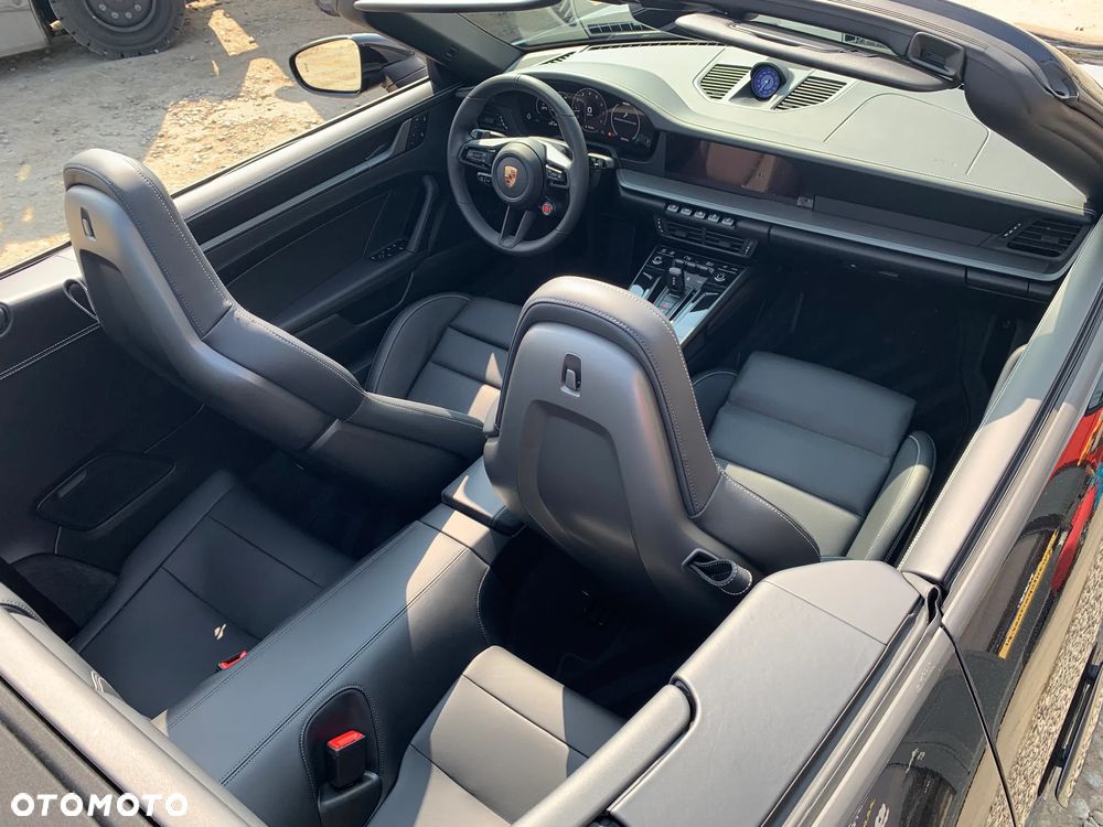 Porsche 911 Carrera PDK - 21