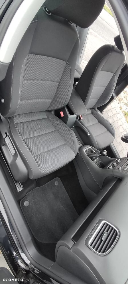 Volkswagen Golf 1.6 Comfortline - 24