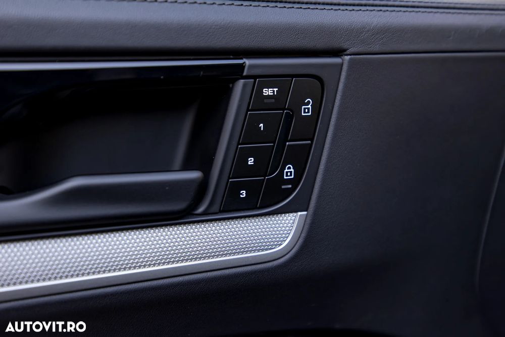 Porsche Cayenne Coupe E-Hybrid - 19