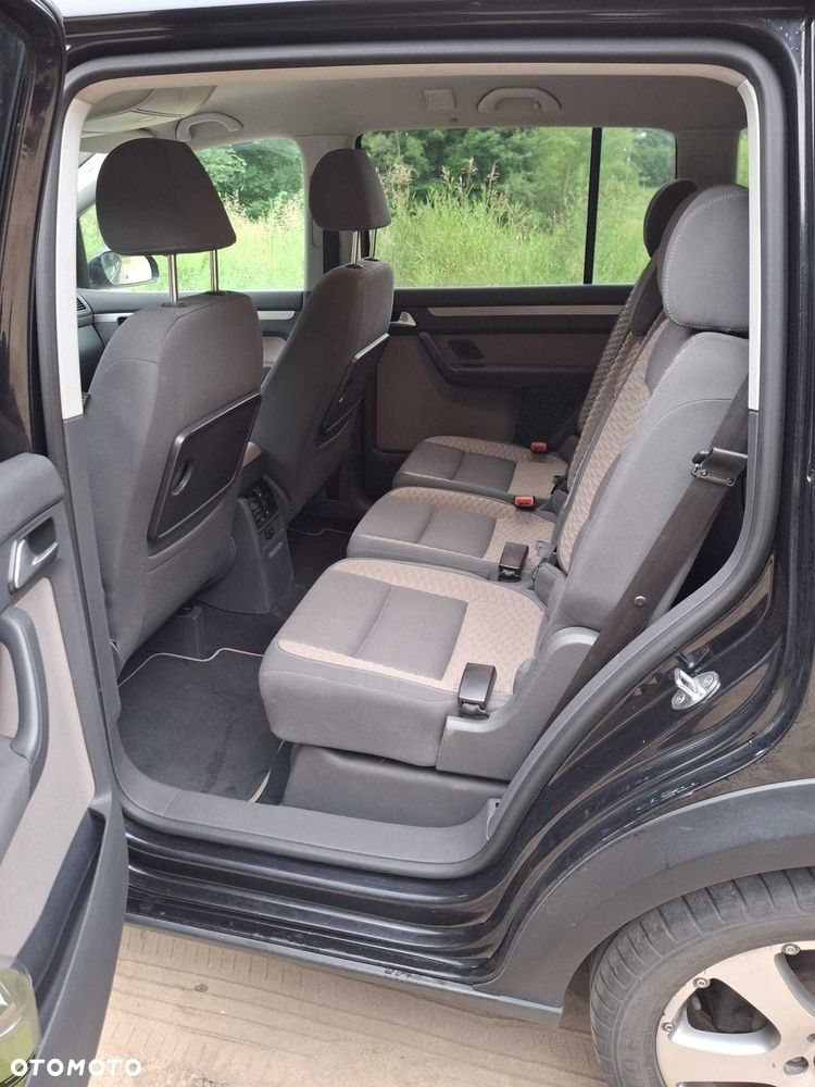 Volkswagen Touran - 7