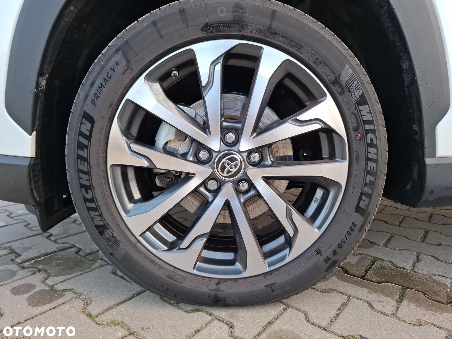 Toyota Corolla Cross - 24
