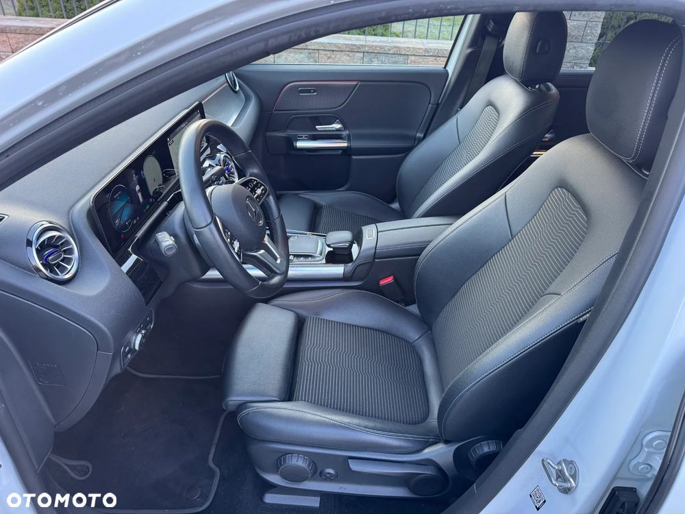 Mercedes-Benz EQA 250+ Electric Art - 12