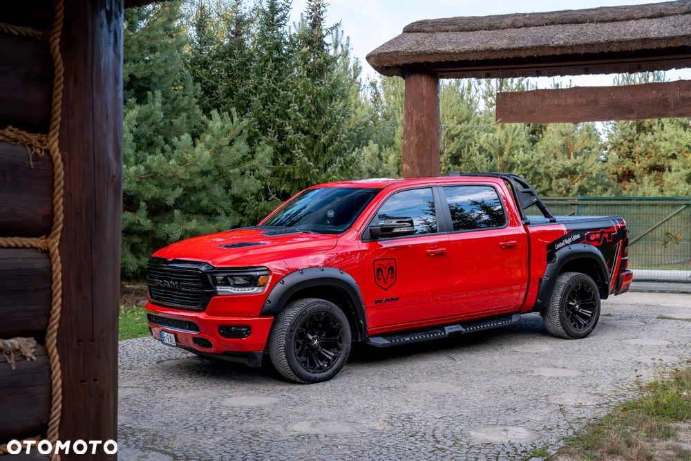 RAM 1500 5.7 Crew Cab Longbed Laramie Sport