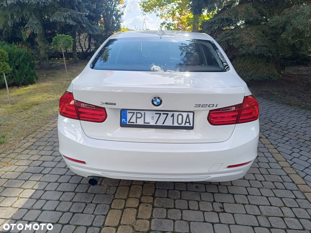 BMW Seria 3 2014 photo 4