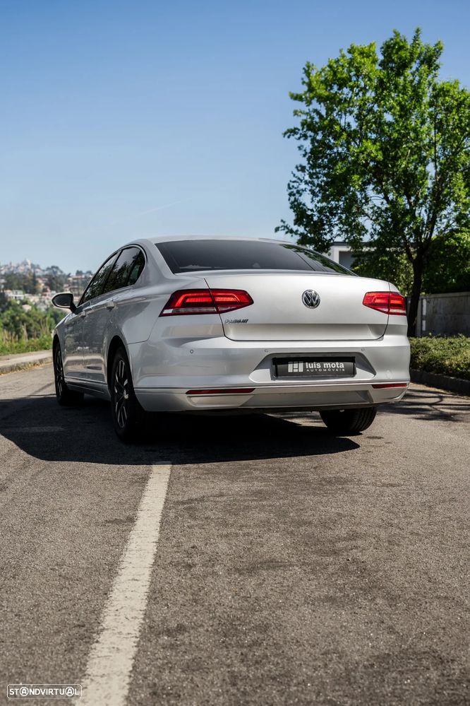 VW Passat 2.0 TDI Highline - 13