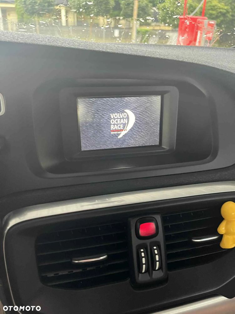 Volvo V40 D2 Drive-E Momentum - 9