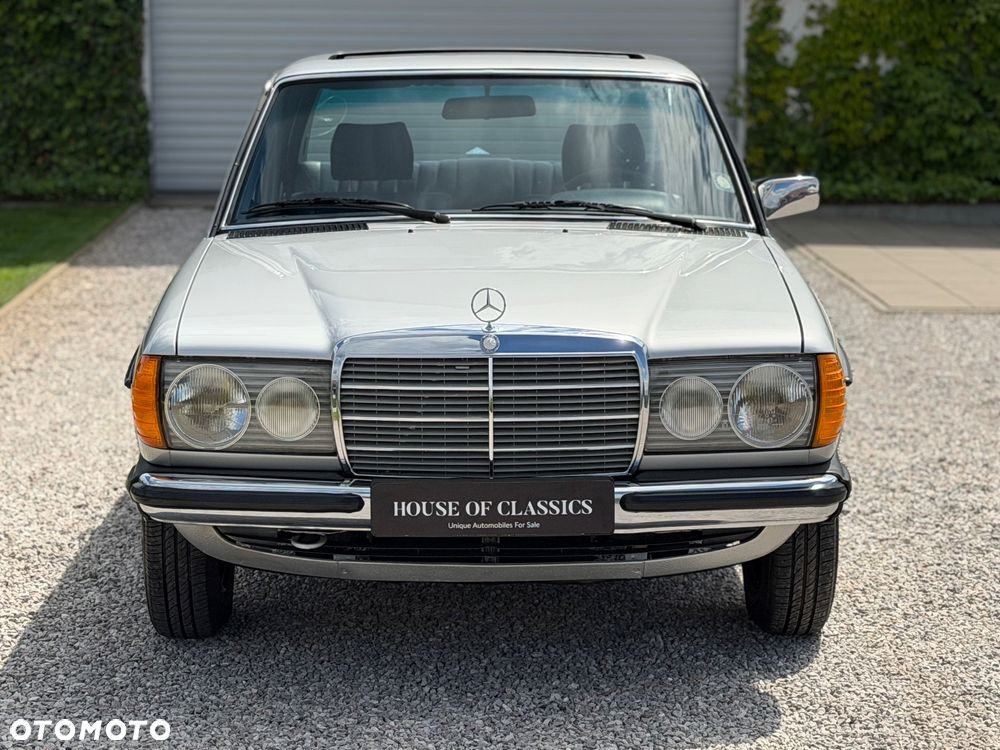 Mercedes-Benz W123 - 2