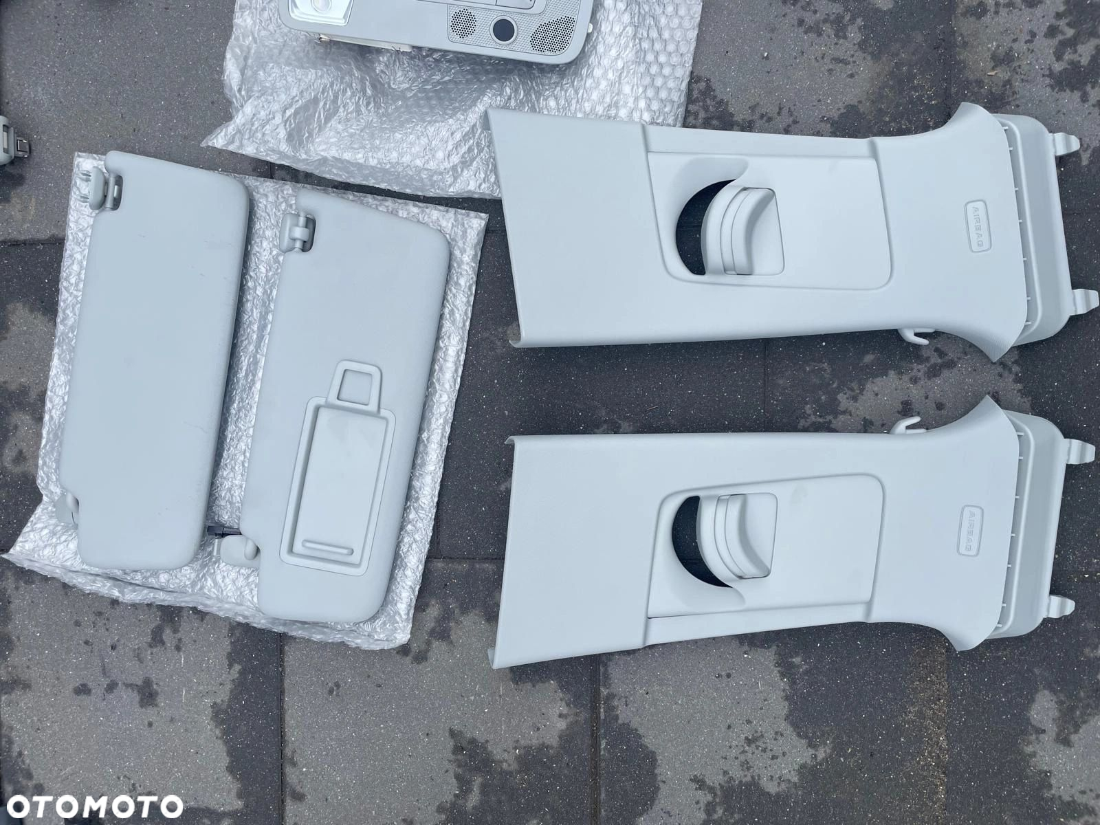 AUDI Q2 3.0TFSI ELEMENTY WNĘTRZA PODSUFITKI - 2