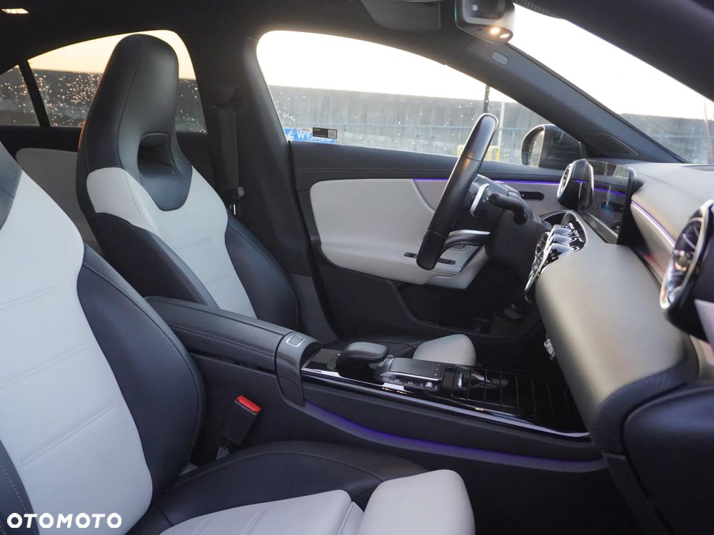 Mercedes-Benz CLA 200 AMG Line 7G-DCT - 26